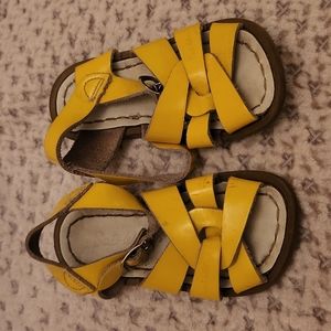 Salt water sandals Yellow patent leather sz 7